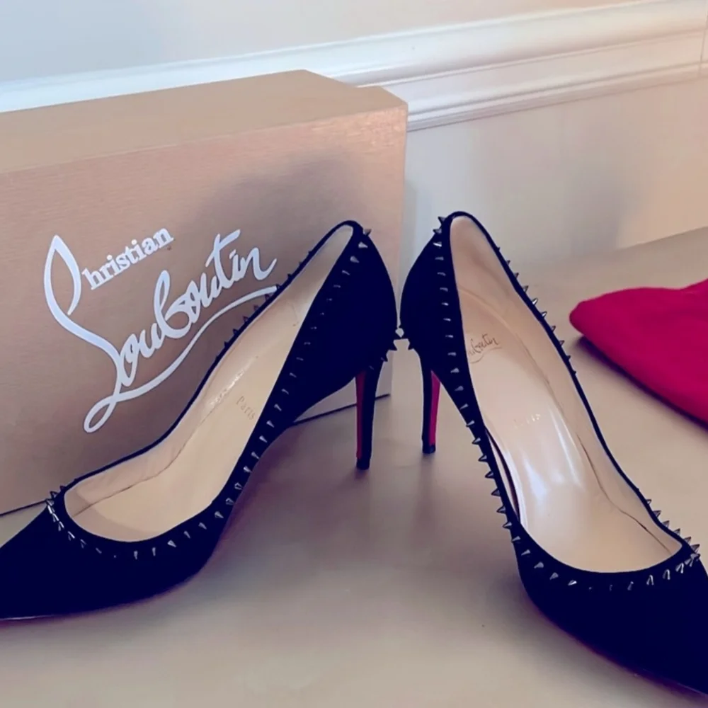 Christian Louboutin Anjalina 85 Veau Velours Studded  Black Textured Heels - Picture 2 of 6